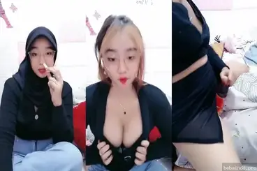 Cewek cantik ngebet memek pamer tubuh sambil colmek